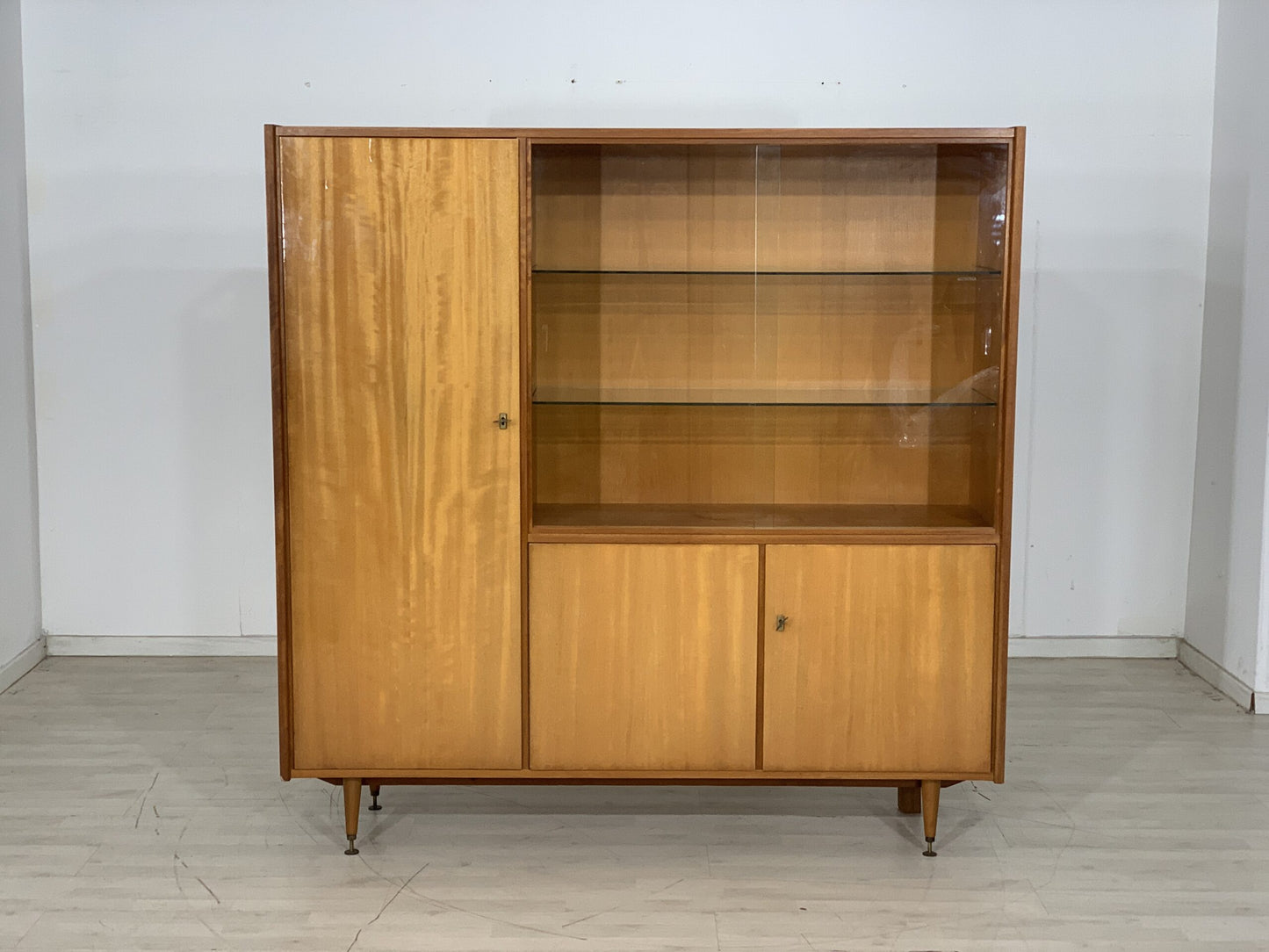 MID CENTURY HIGHBOARD GESCHIRRSCHRANK ANRICHTE SCHRANK VINTAGE