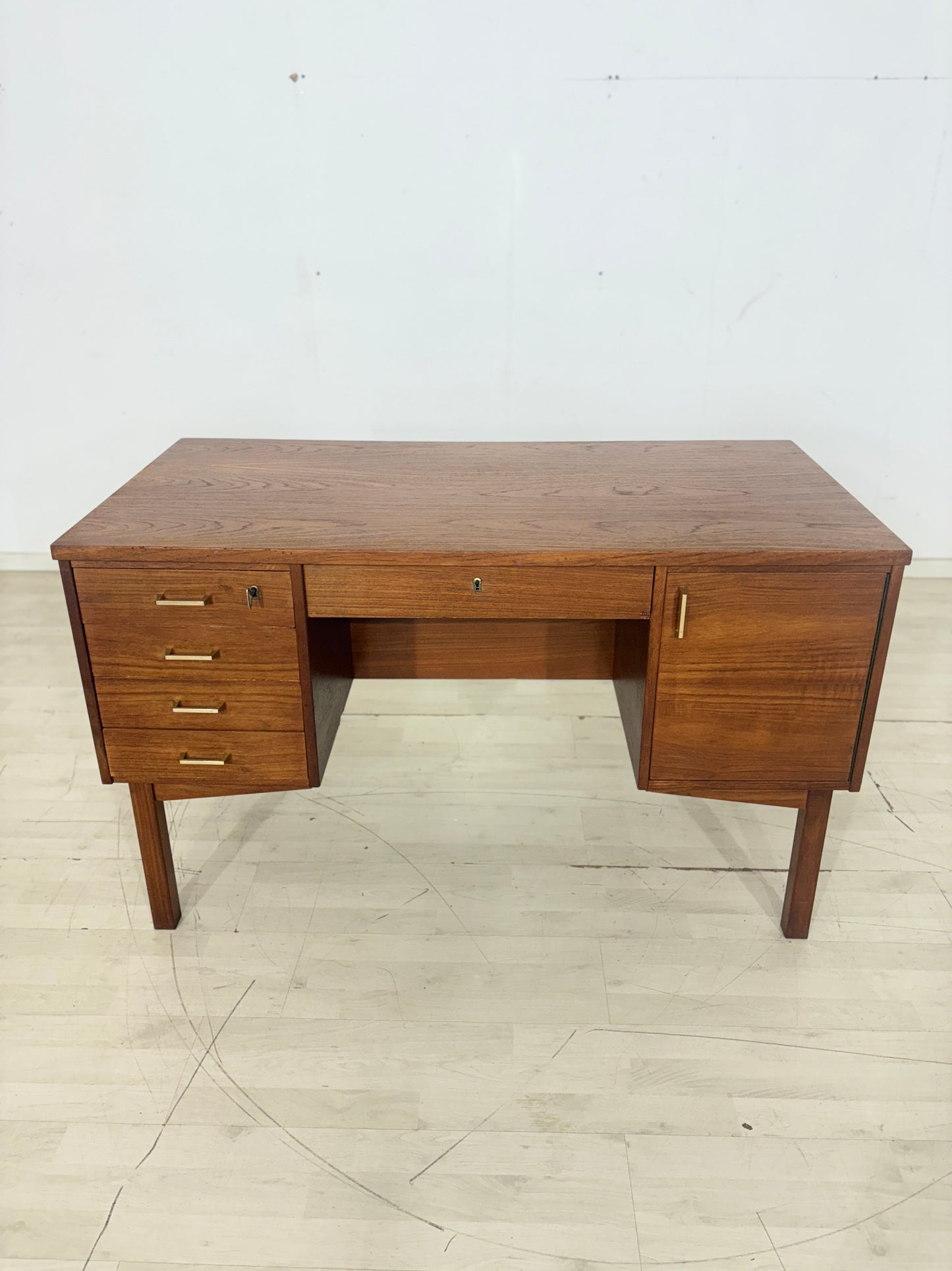Mid Century Bürotisch / Danish Teak Schreibtisch / Vintage Schreibtisch / 60er Jahre Bürotisch
