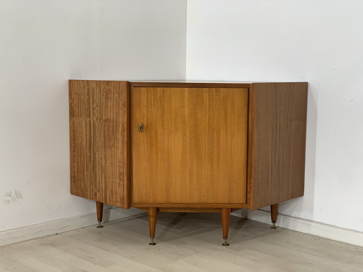 MID CENTURY CORNER CABINET SIDEBOARD VINTAGE