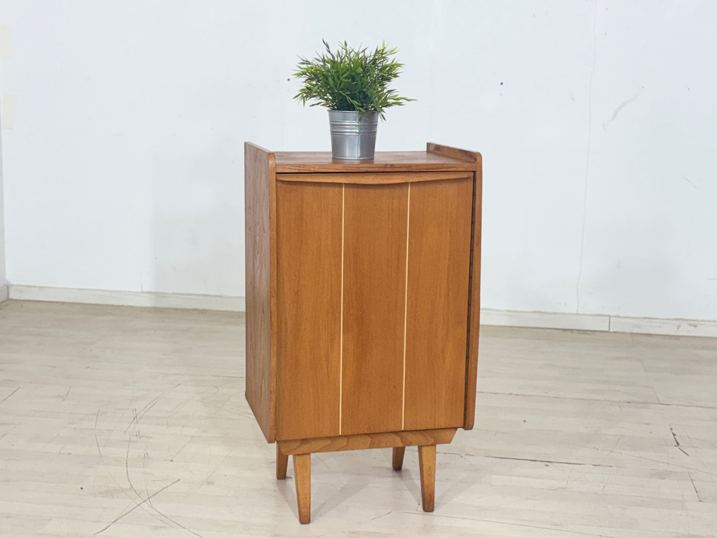 Schöner Vintage Schuhschrank Schuhkommode Flurschrank Mid Century