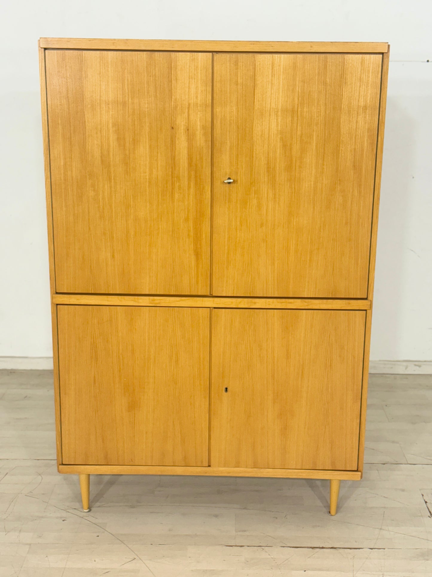 60er Jahre Wäscheschrank / Vintage Kleiderschrank / Mid Century Kleiderschrank