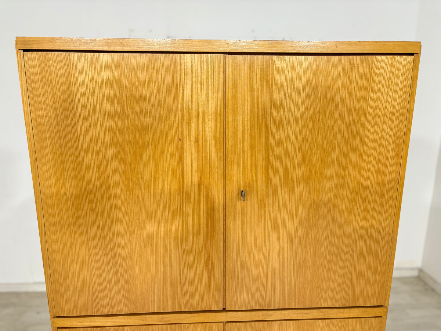 60er Jahre Wäscheschrank / Vintage Kleiderschrank / Mid Century Kleiderschrank