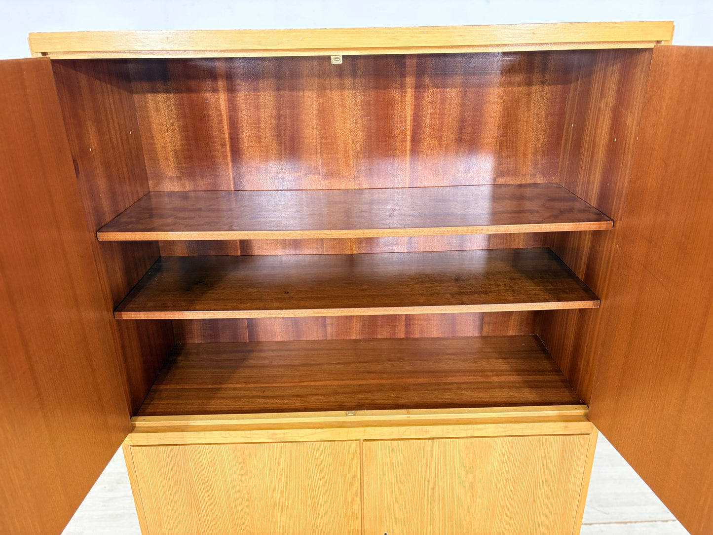 60er Jahre Wäscheschrank / Vintage Kleiderschrank / Mid Century Kleiderschrank