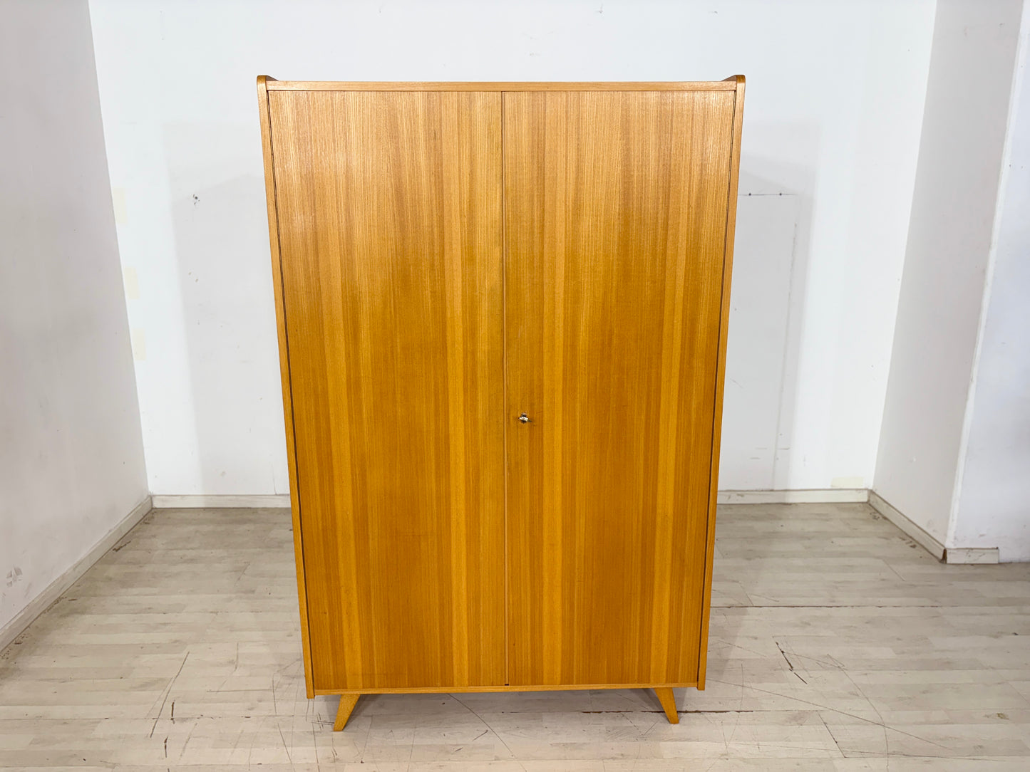 Mid Century Kleiderschrank / 60er Jahre Kleiderschrank / Vintage Kleiderschrank