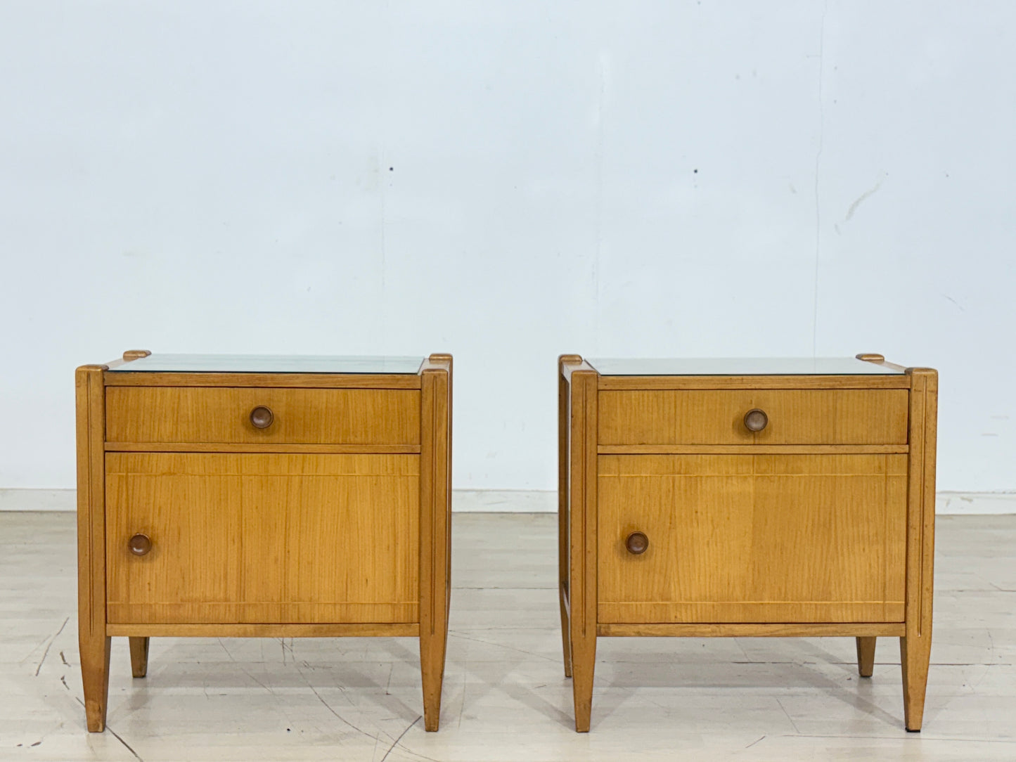 2x sehr schöne Vintage Nachttische Nachtschränke Beistelltische Mid Century