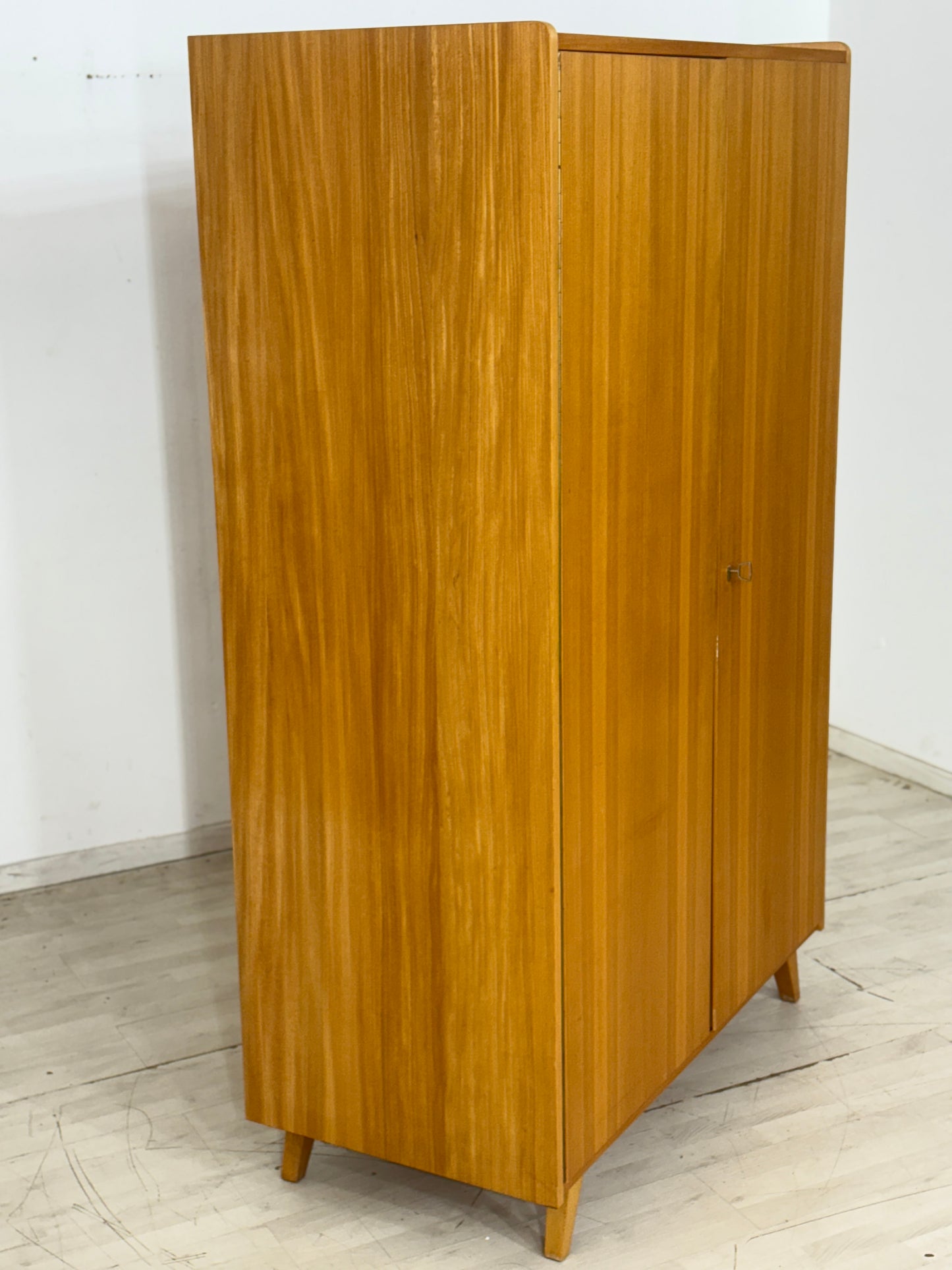 Mid Century Kleiderschrank / 60er Jahre Kleiderschrank / Vintage Kleiderschrank