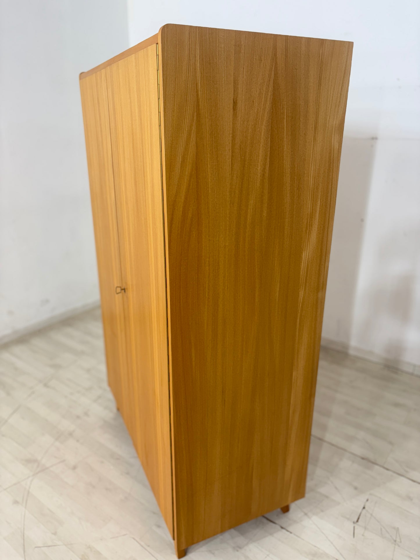 Mid Century Kleiderschrank / 60er Jahre Kleiderschrank / Vintage Kleiderschrank