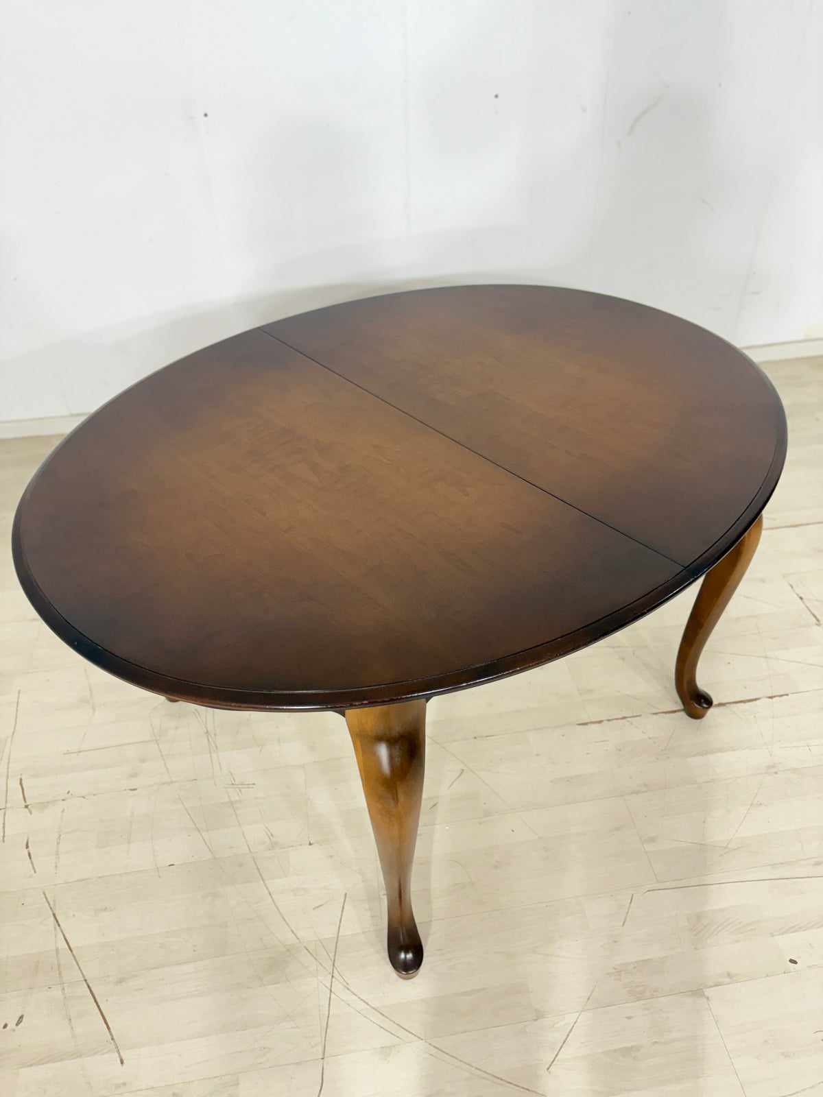 Eleganter Mid Century Esstisch / Vintage Küchentisch / ausziehbarer Tisch / Runder Chippendale Esstisch