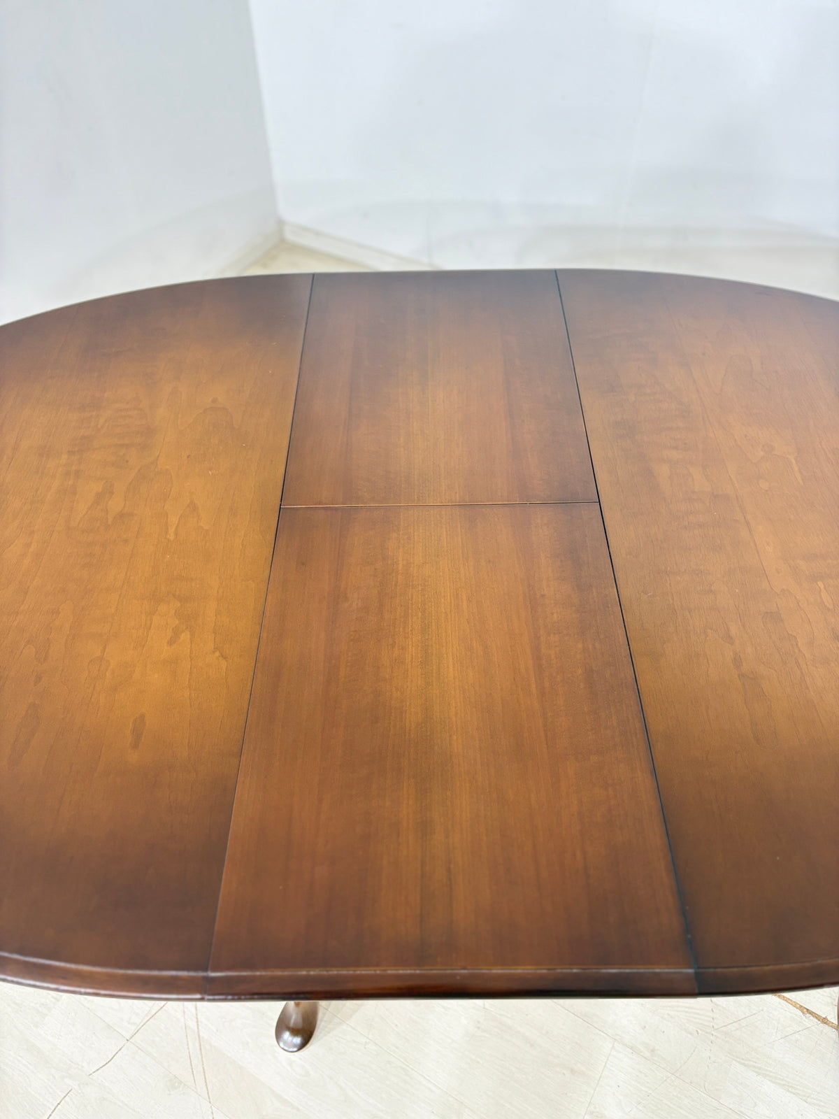 Eleganter Mid Century Esstisch / Vintage Küchentisch / ausziehbarer Tisch / Runder Chippendale Esstisch