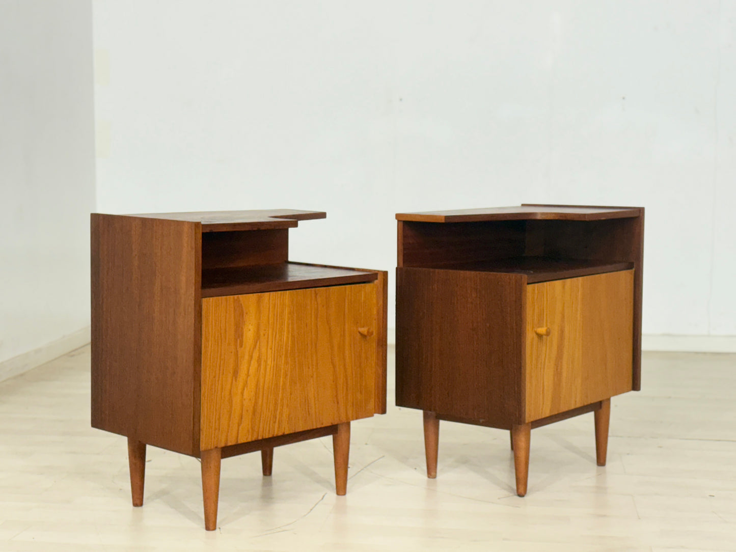 2x Mid Century Nachttische Nachtschränke Beistelltische Vintage
