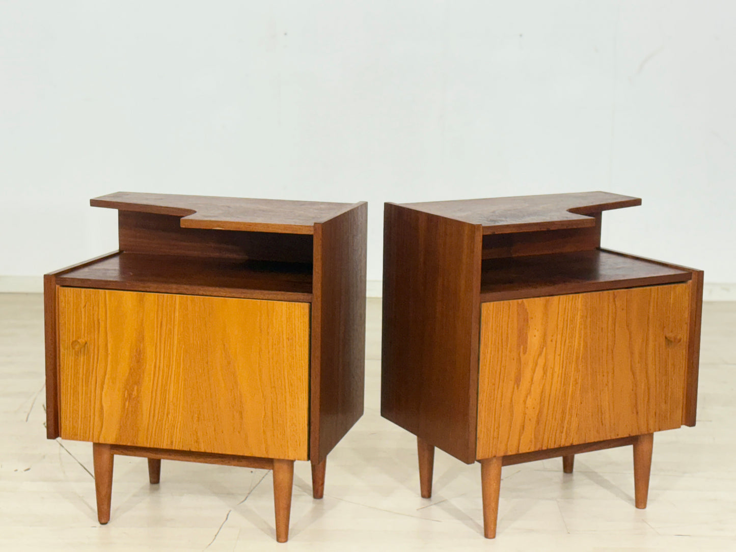 2x Mid Century Nachttische Nachtschränke Beistelltische Vintage