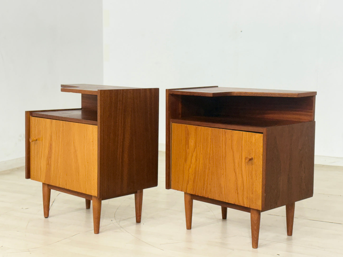 2x Mid Century Nachttische Nachtschränke Beistelltische Vintage
