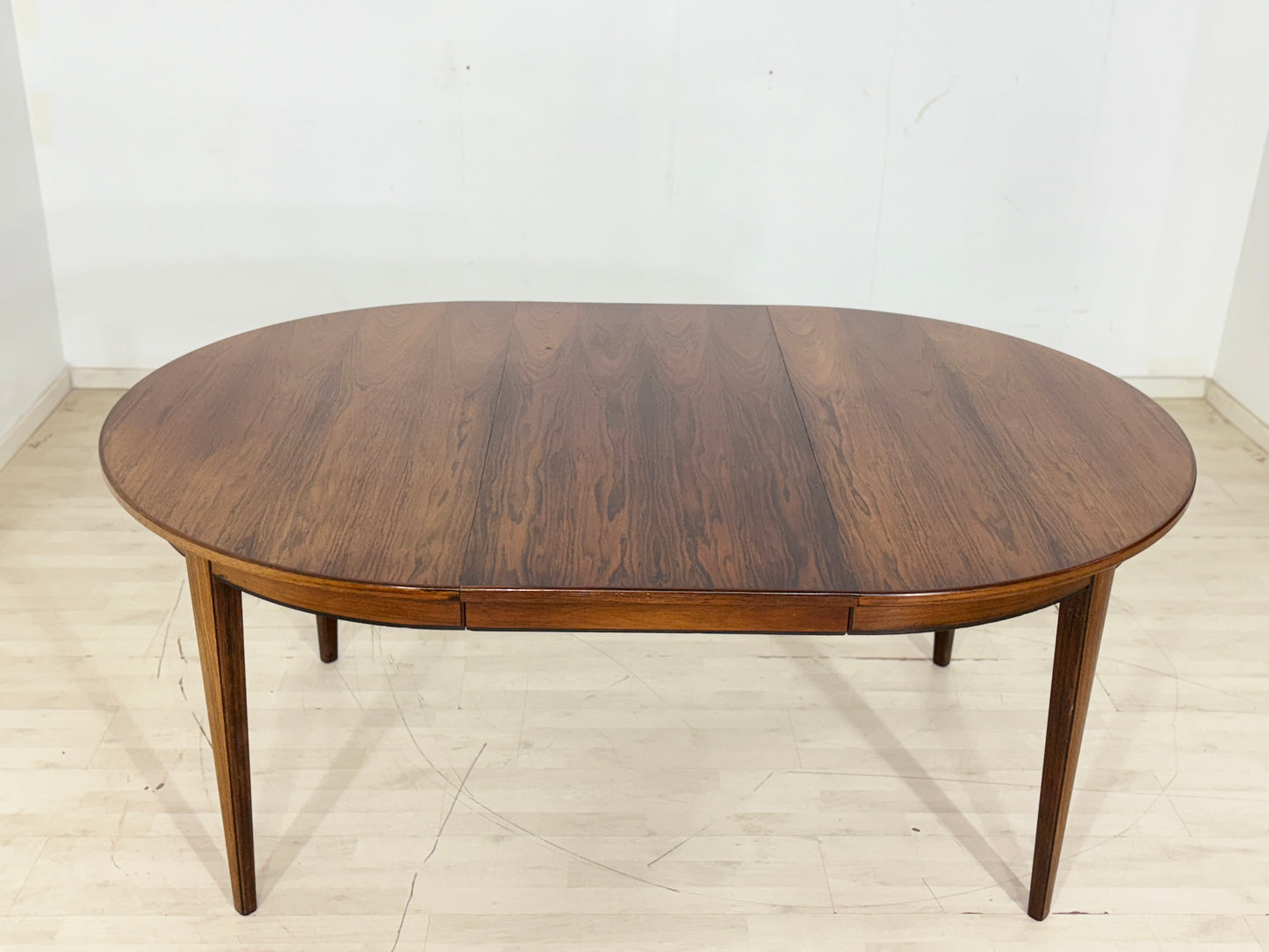 Hochwertiger Omann Junior Esstisch ausziehbarer Tisch Küchentisch Modell 55