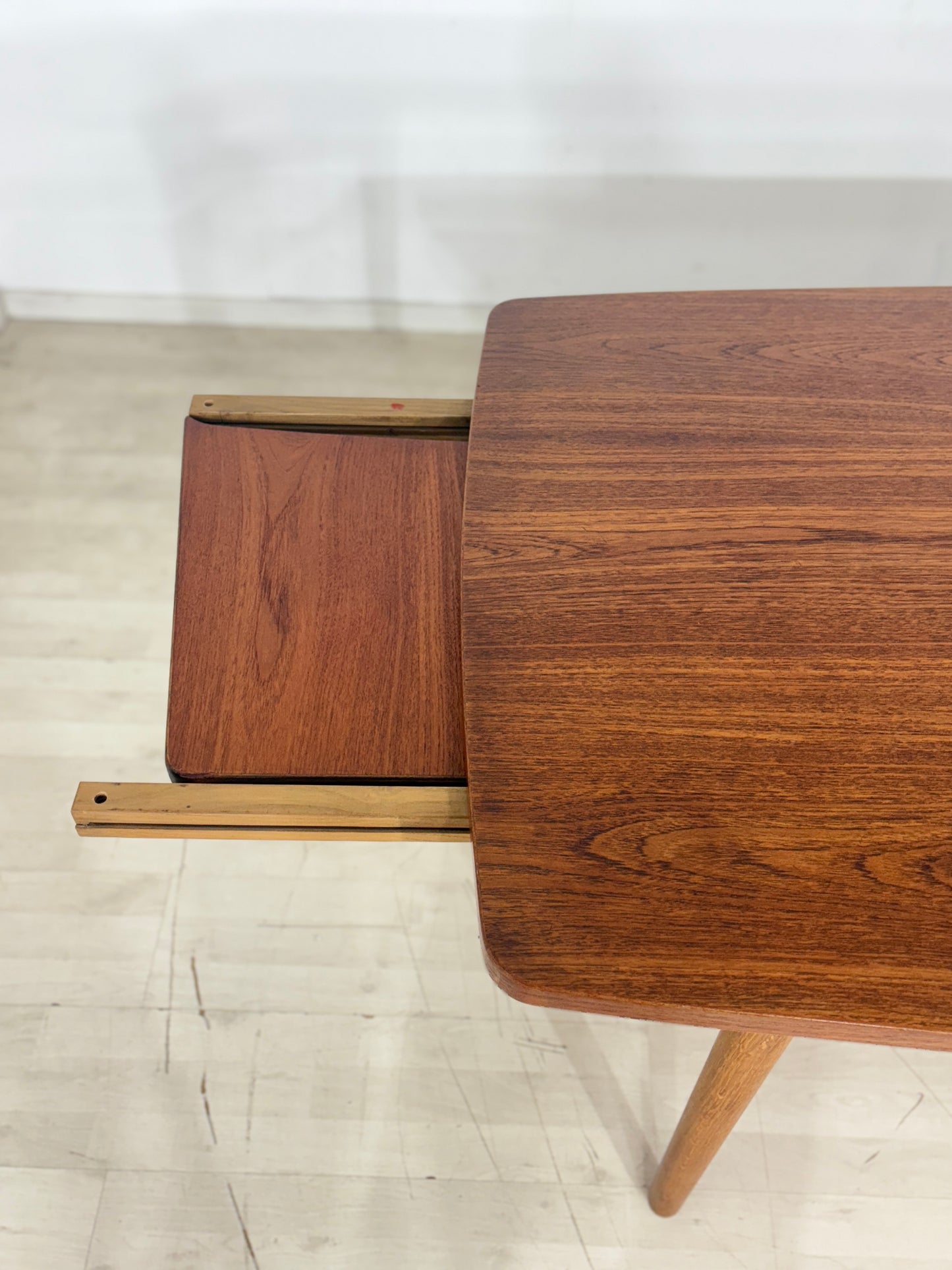 Wunderschöner Vintage Designer Esstisch Tisch von Henry Kjærnulf für Bruno Hansen