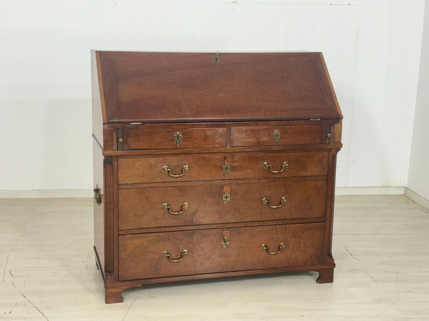 Englisch Kolonialstil Sekretär Schreibschrank Mahagoni Schrank Antik um 1900