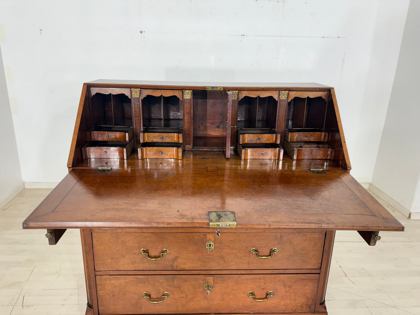 Englisch Kolonialstil Sekretär Schreibschrank Mahagoni Schrank Antik um 1900