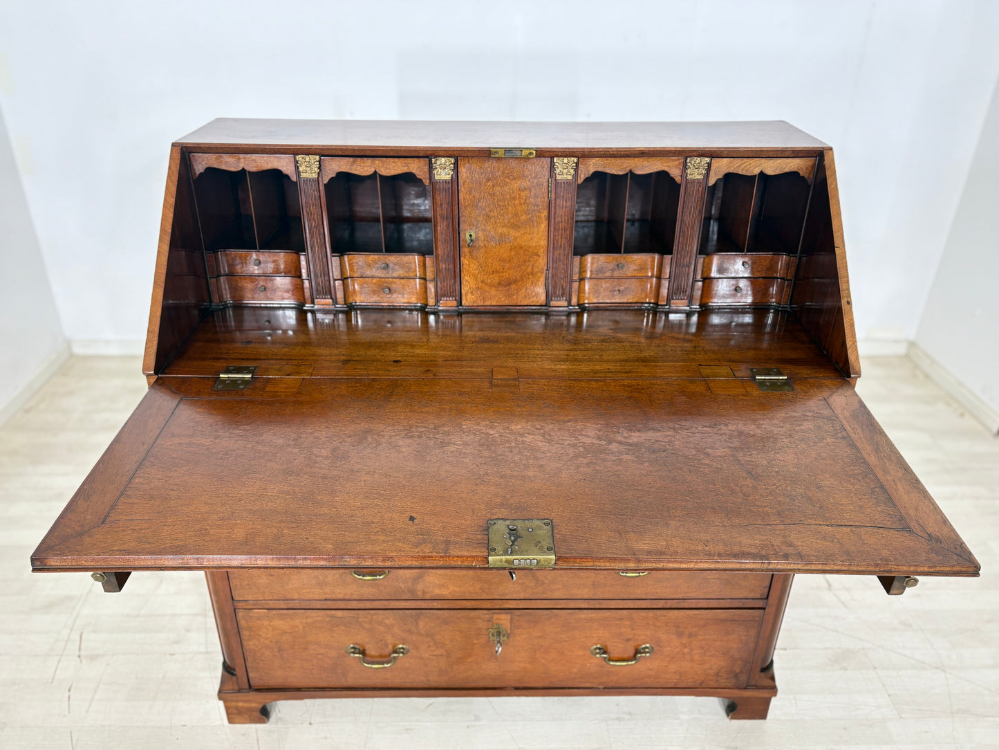 Englisch Kolonialstil Sekretär Schreibschrank Mahagoni Schrank Antik um 1900