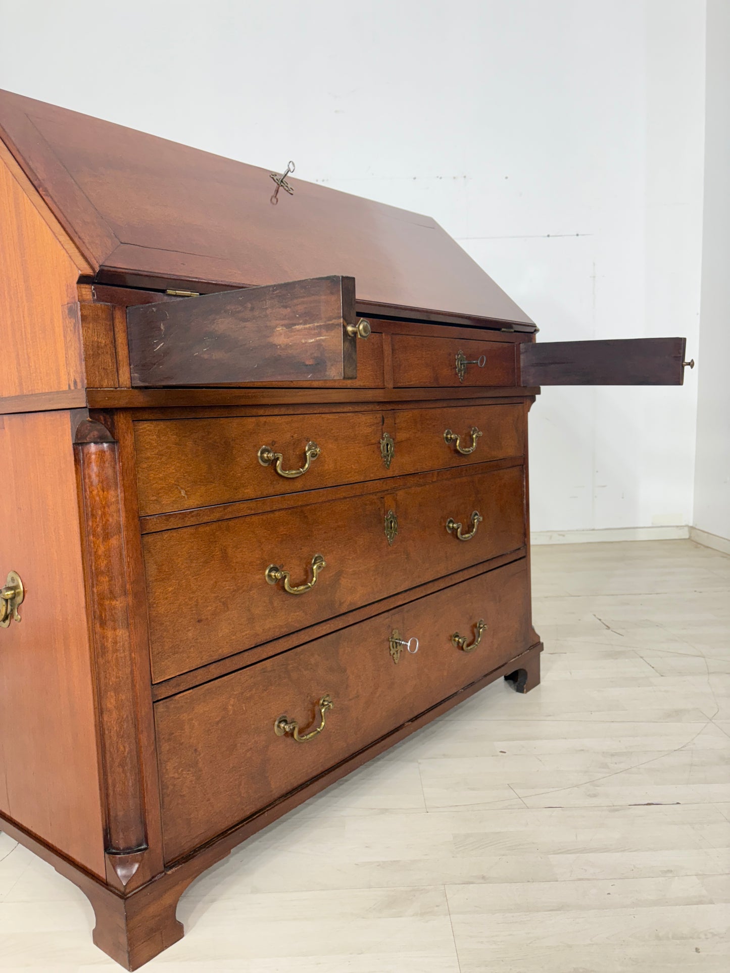 Englisch Kolonialstil Sekretär Schreibschrank Mahagoni Schrank Antik um 1900