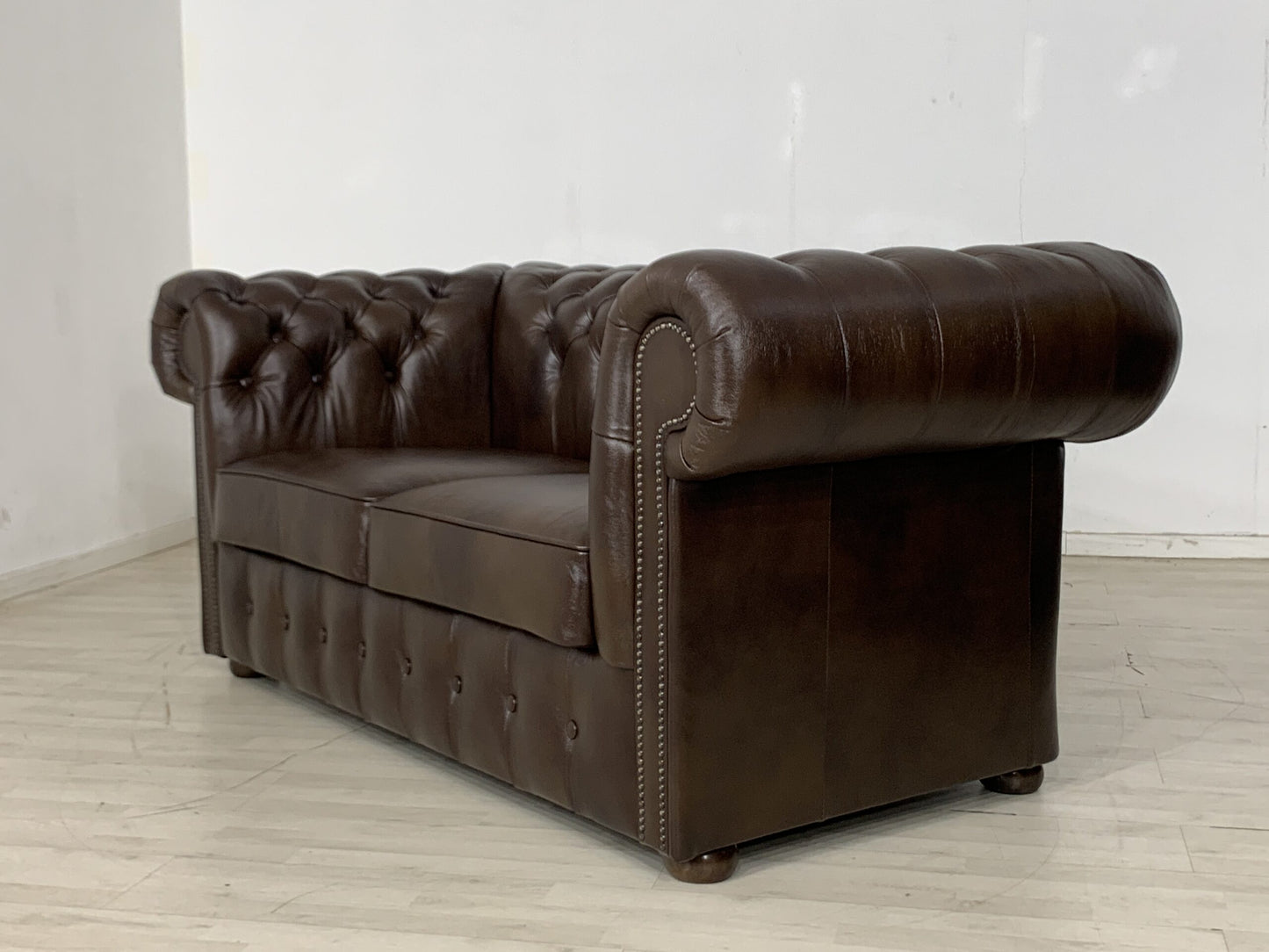 ENGLISH CHESTERFIELD SOFA COUCH LEATHER COUCH VINTAGE STYLE 2-SEATER