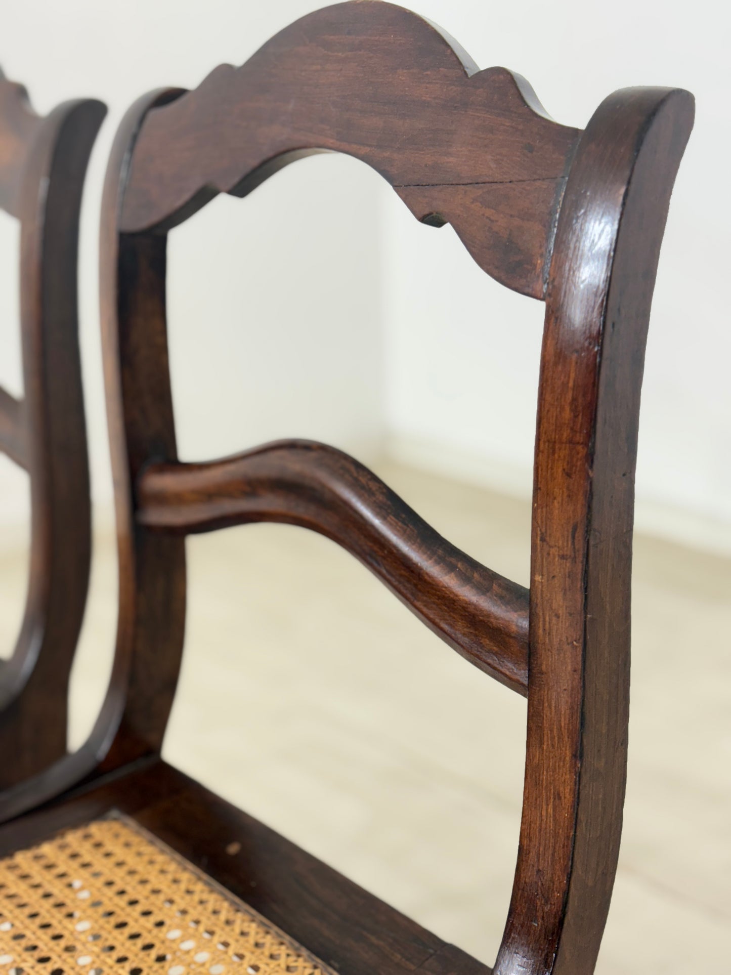 2x Sehr schöne Biedermeier Stühle Esszimmerstühle Wiener Korbgeflochten Stuhl Antik um 1880