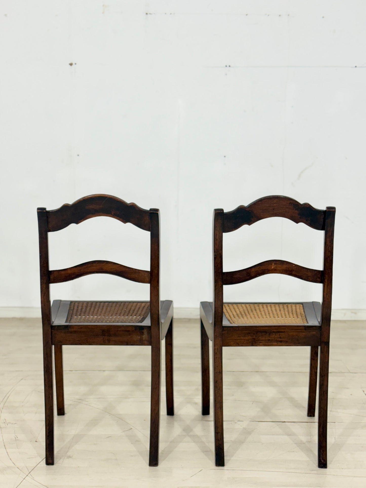 2x Sehr schöne Biedermeier Stühle Esszimmerstühle Wiener Korbgeflochten Stuhl Antik um 1880