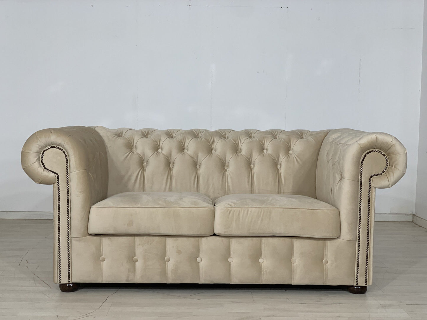 ENGLISH CHESTERFIELD COUCH SOFA 2-SITZER VINTAGE KOLONIALSTIL