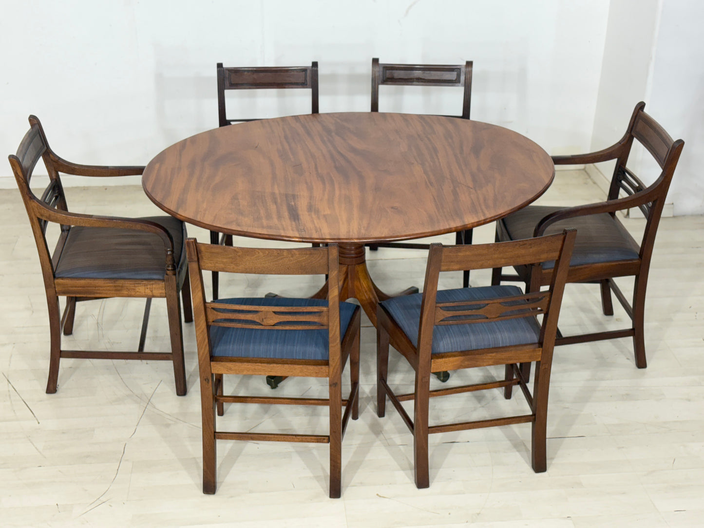 Sehr schöner Mahagoni Esstisch | Vintage Küchentisch | Holz Tisch | Kolonialstil mit Messing Füße