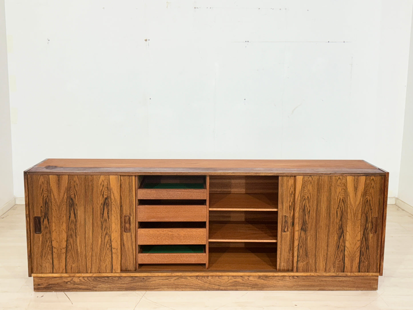 Wunderschönes P. Vestergaard Sideboard Palisander Anrichte Dänisch Wohnzimmerschrank