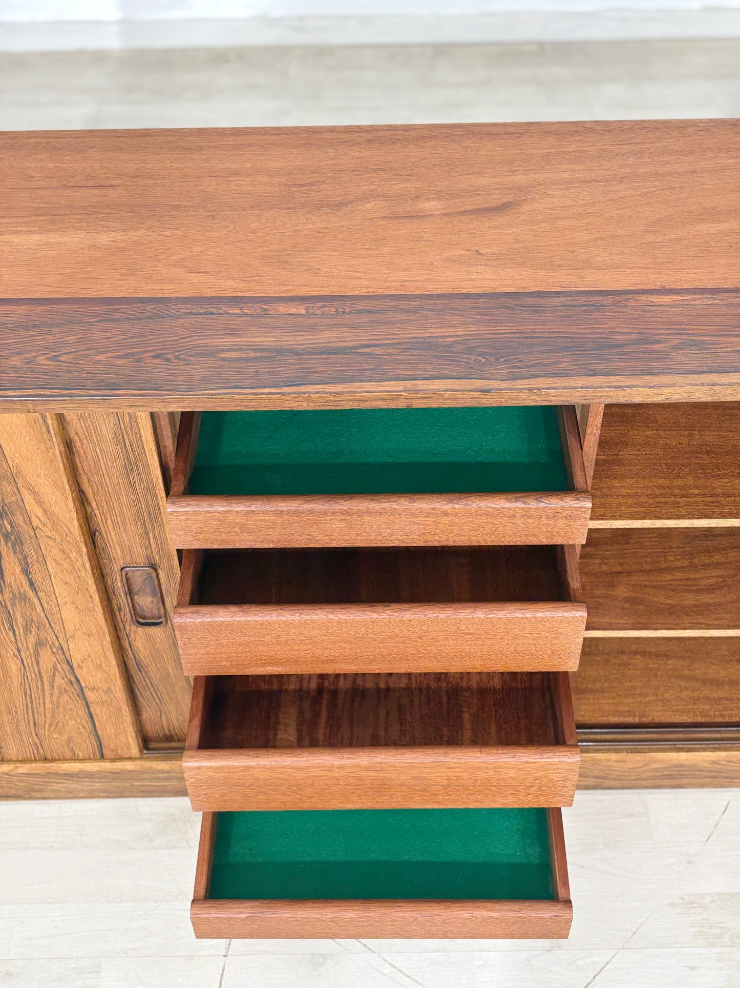 Wunderschönes P. Vestergaard Sideboard Palisander Anrichte Dänisch Wohnzimmerschrank