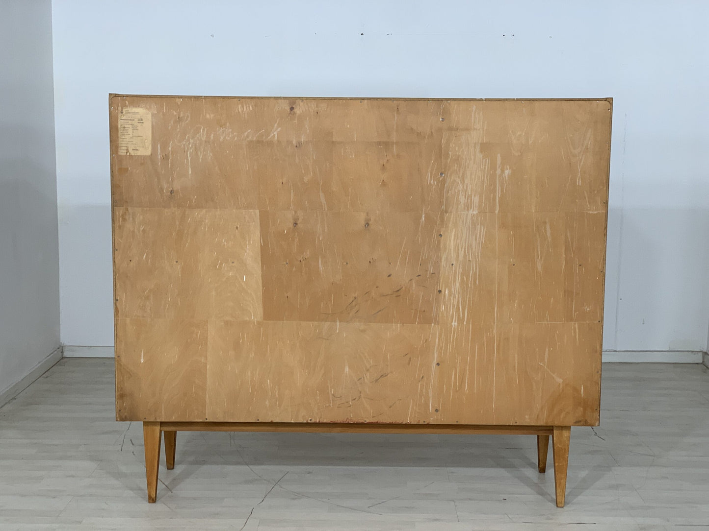 VINTAGE HELLERAU GESCHIRRSCHRANK WOHNZIMMERSCHRANK SCHRANK MID CENTURY HIGHBOARD