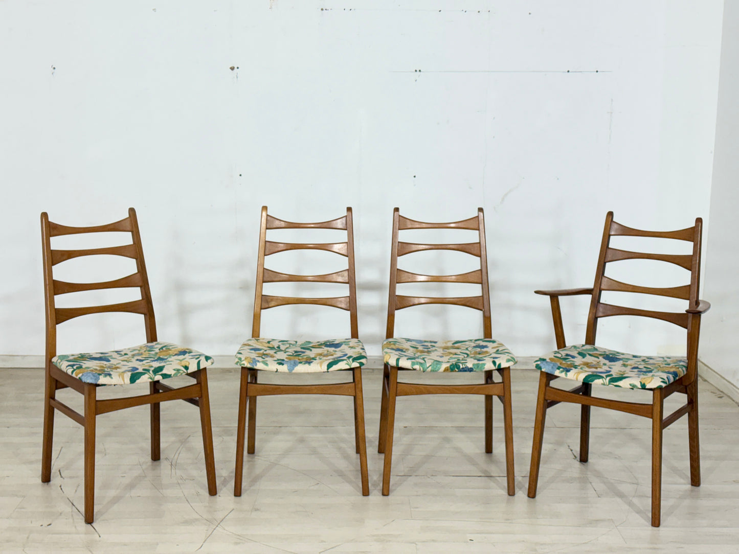 4x Mid Century Esszimmerstühle Stühle Küchenstühle Stuhl Vintage