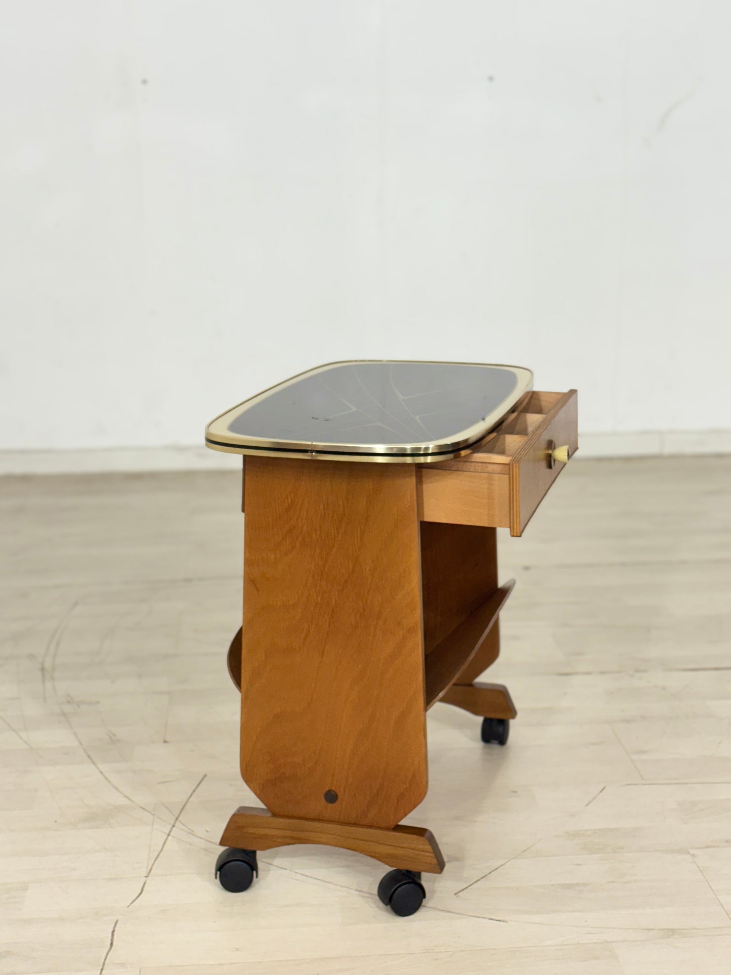 Mid Century Couchtisch Beistelltisch Ablage Zeitungsständer Vintage