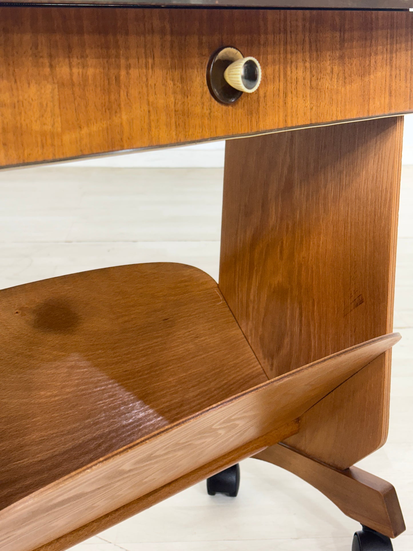 Mid Century Couchtisch Beistelltisch Ablage Zeitungsständer Vintage