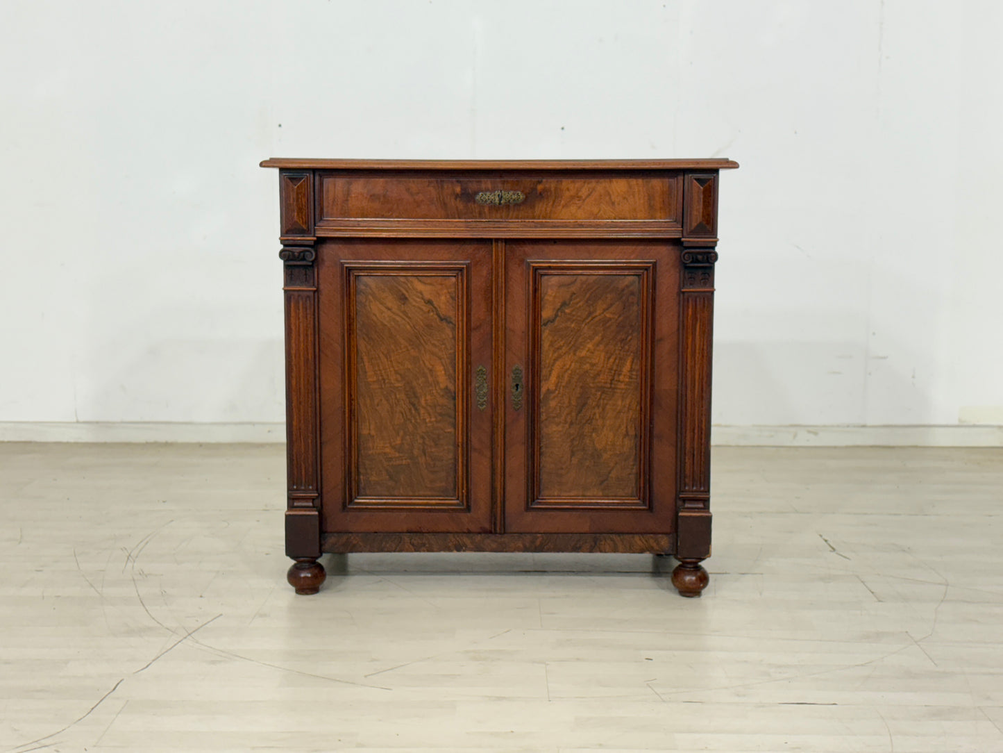 Sehr schöne Gründerzeit Kommode / Schrank / Wohnzimmerschrank um 1900