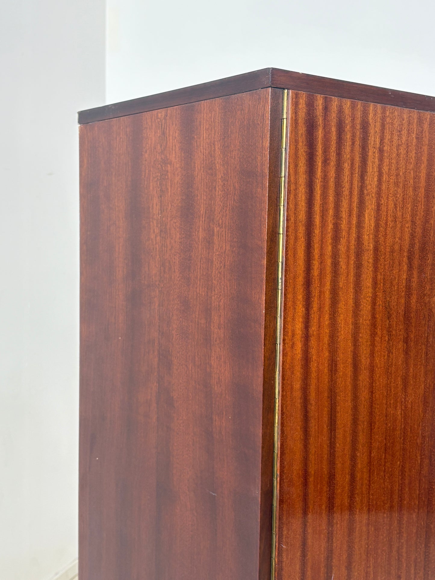 Mid Century Wäscheschrank Flurschrank Garderobenschrank Kleiderschrank Holz Schrank Vintage