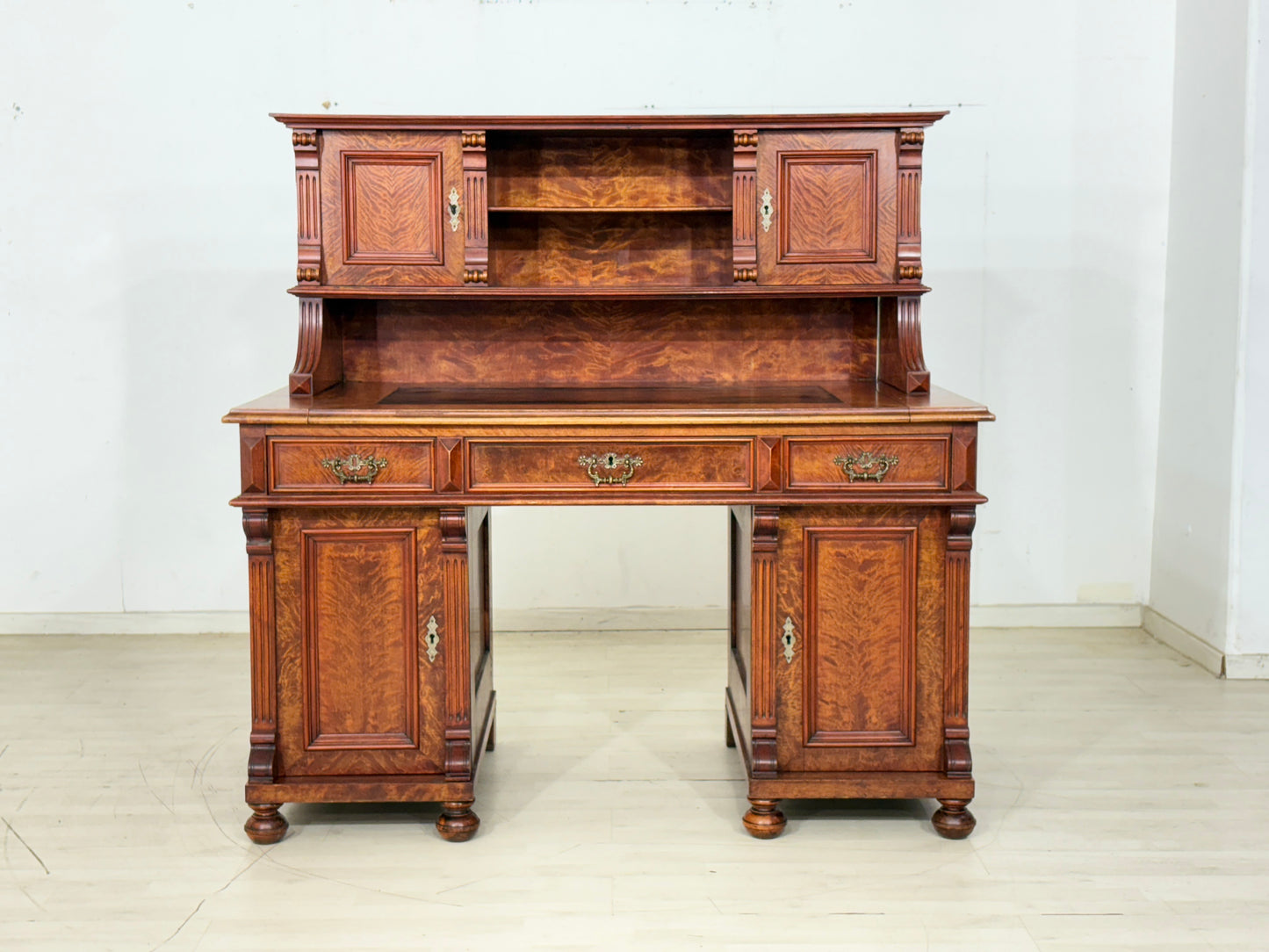 Prachtvoller Gründerzeit-Aufsatzschreibtisch – Meisterhafter Schreibtisch / Sekretär Antik um 1880