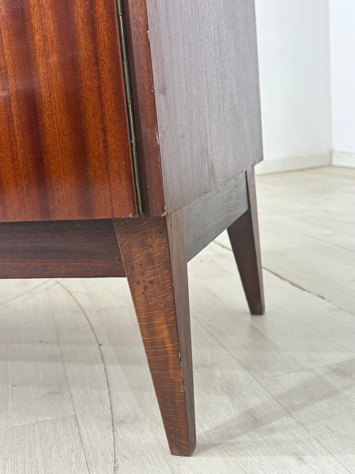 Mid Century Wäscheschrank Flurschrank Garderobenschrank Kleiderschrank Holz Schrank Vintage