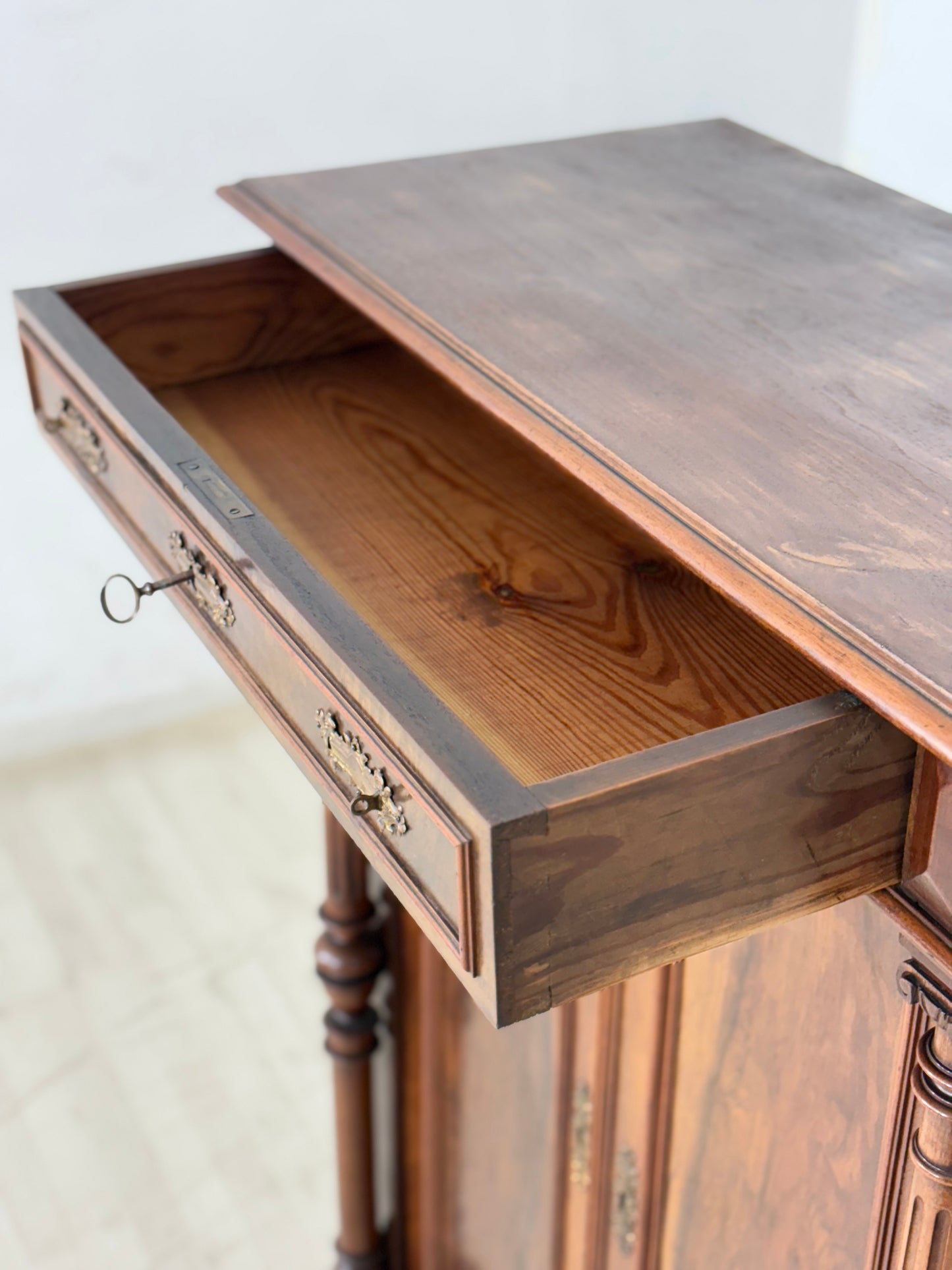 Antikes Gründerzeit Vertiko / Kommode / Schrank – um 1900