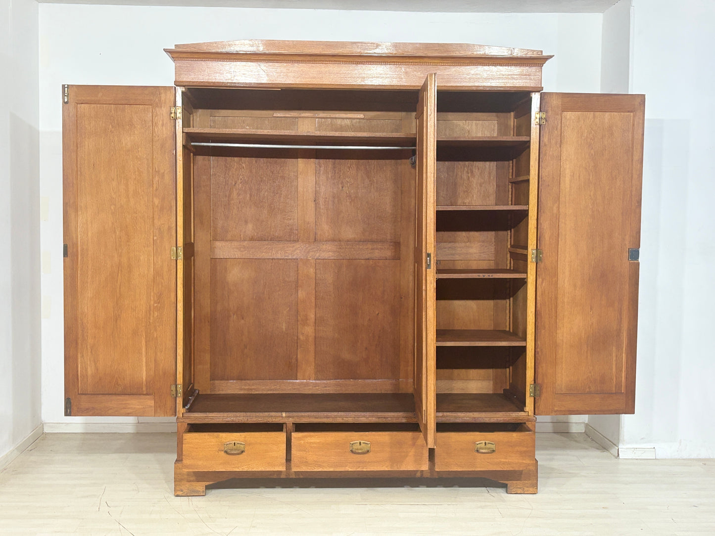 Jugendstil Kleiderschrank| Wäscheschrank| Eiche um 1920 mit Spiegel | German Design
