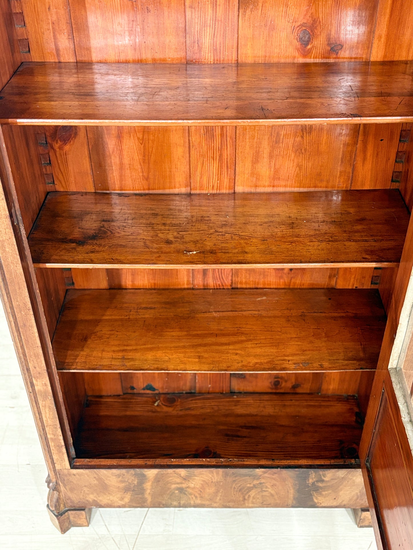 Schöne Louis Philippe Vitrine Schrank Geschirrschrank Vitrinenschrank Wohnzimmerschrank um 1880