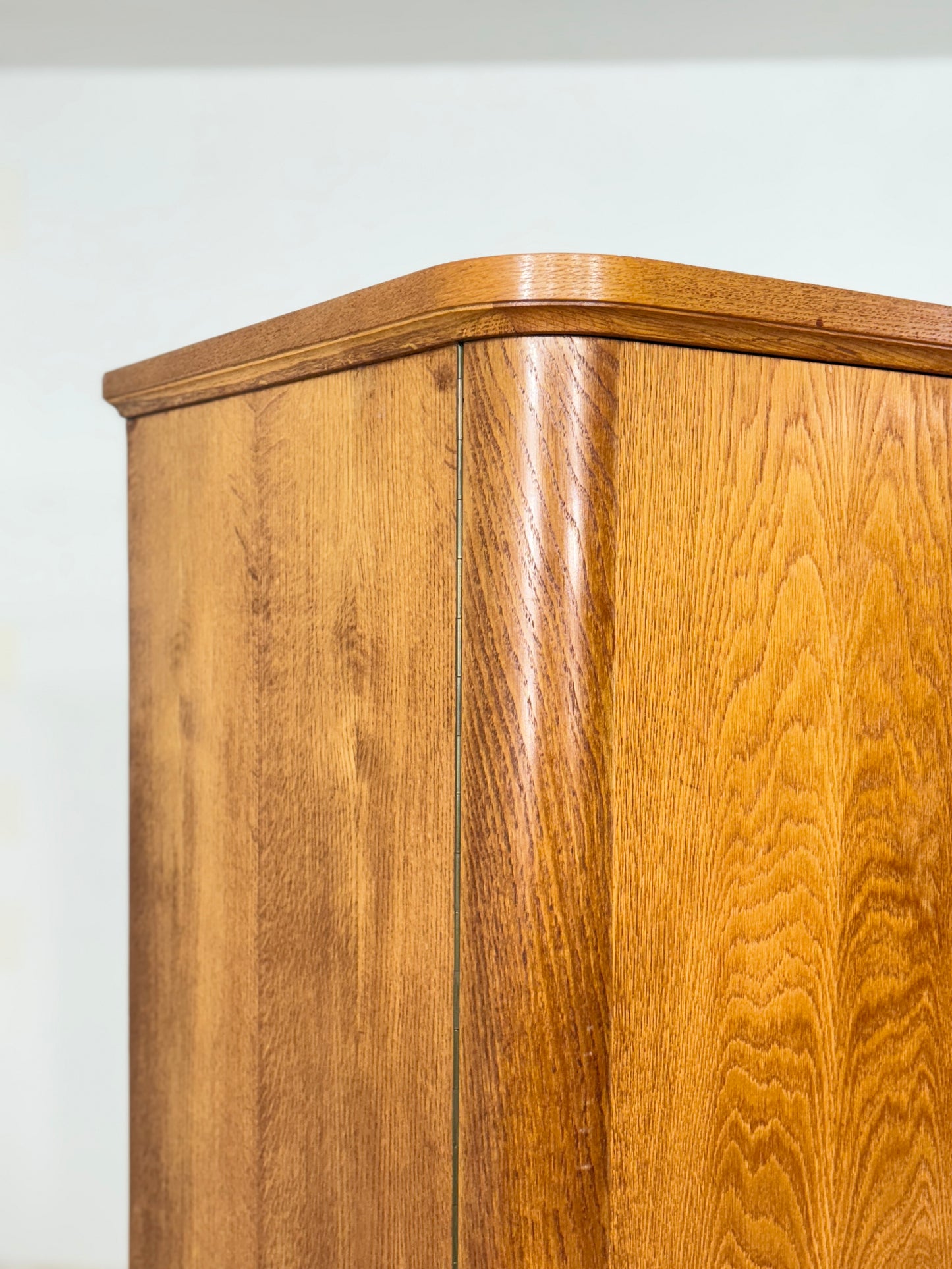 Schöner Vintage Kleiderschrank Wäscheschrank Holz Schrank