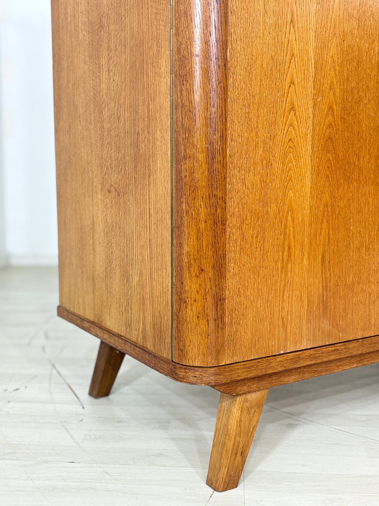 Schöner Vintage Kleiderschrank Wäscheschrank Holz Schrank