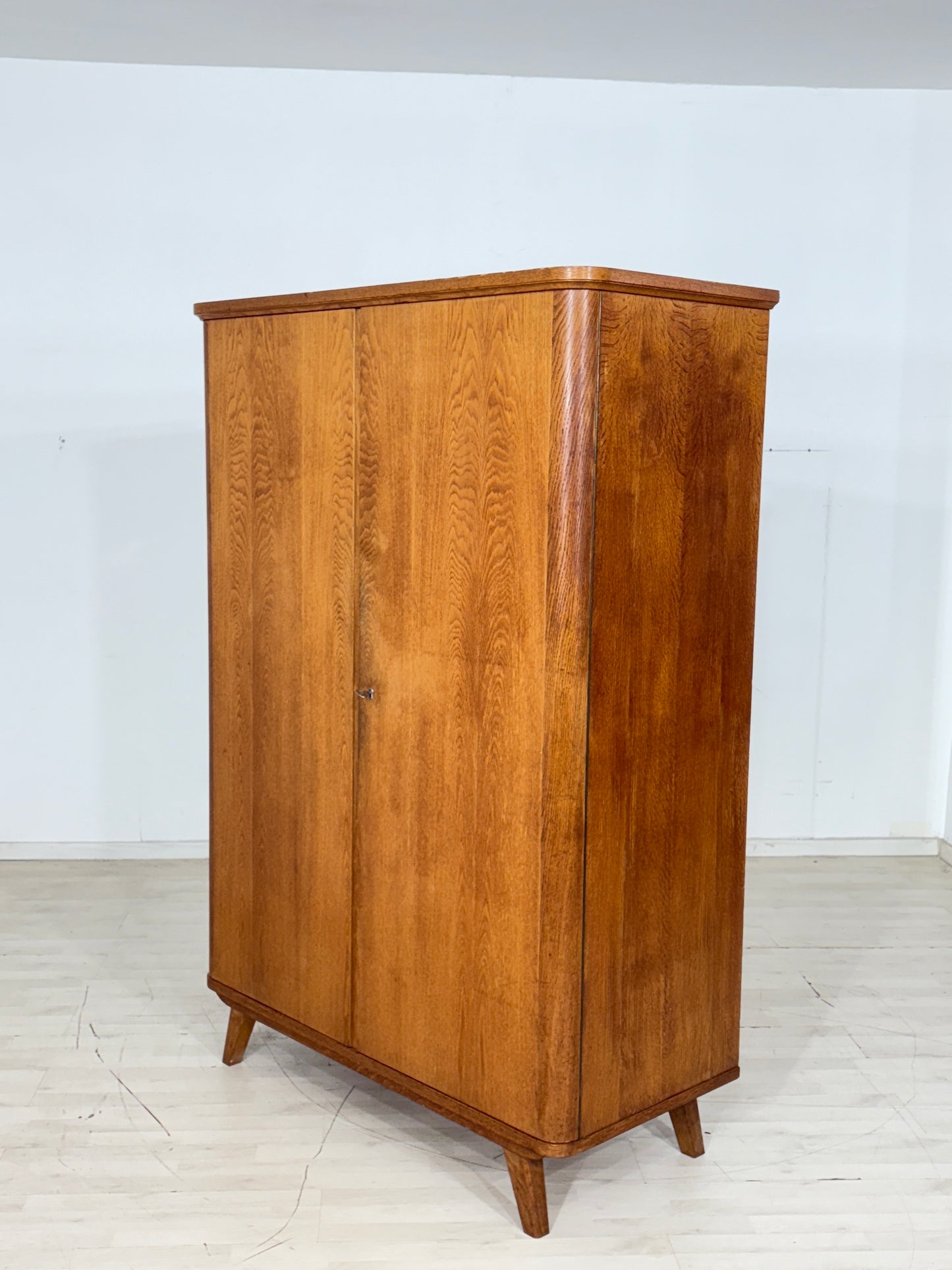 Schöner Vintage Kleiderschrank Wäscheschrank Holz Schrank