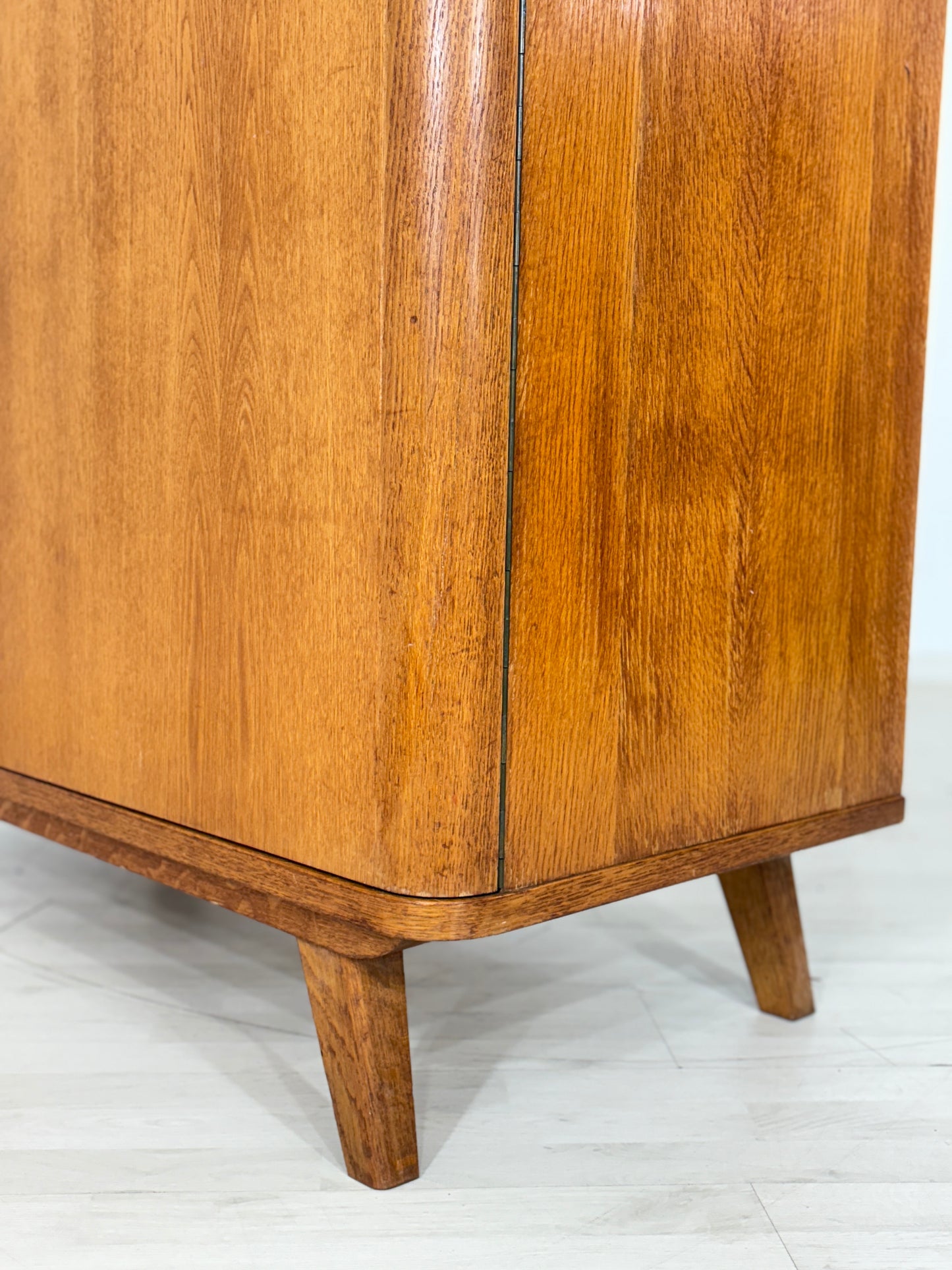 Schöner Vintage Kleiderschrank Wäscheschrank Holz Schrank