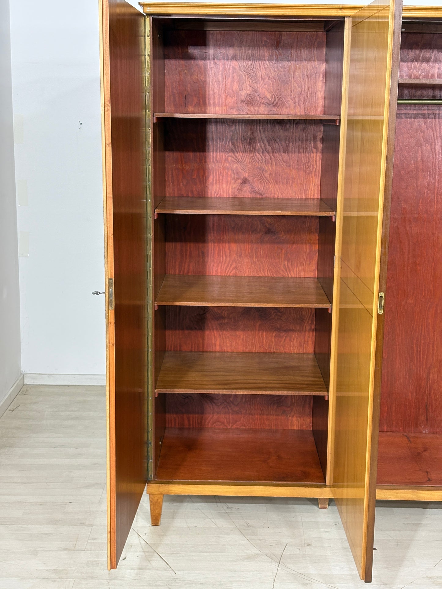Vintage Kleiderschrank großer Holz Schrank Wäscheschrank