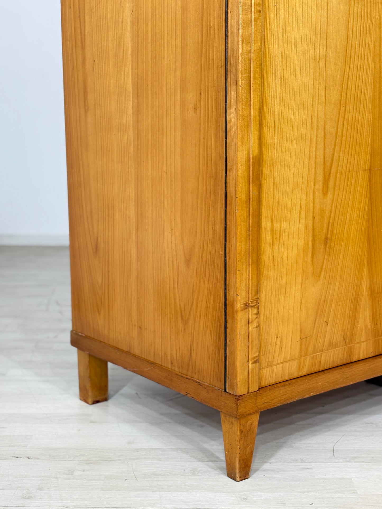 Vintage Kleiderschrank großer Holz Schrank Wäscheschrank