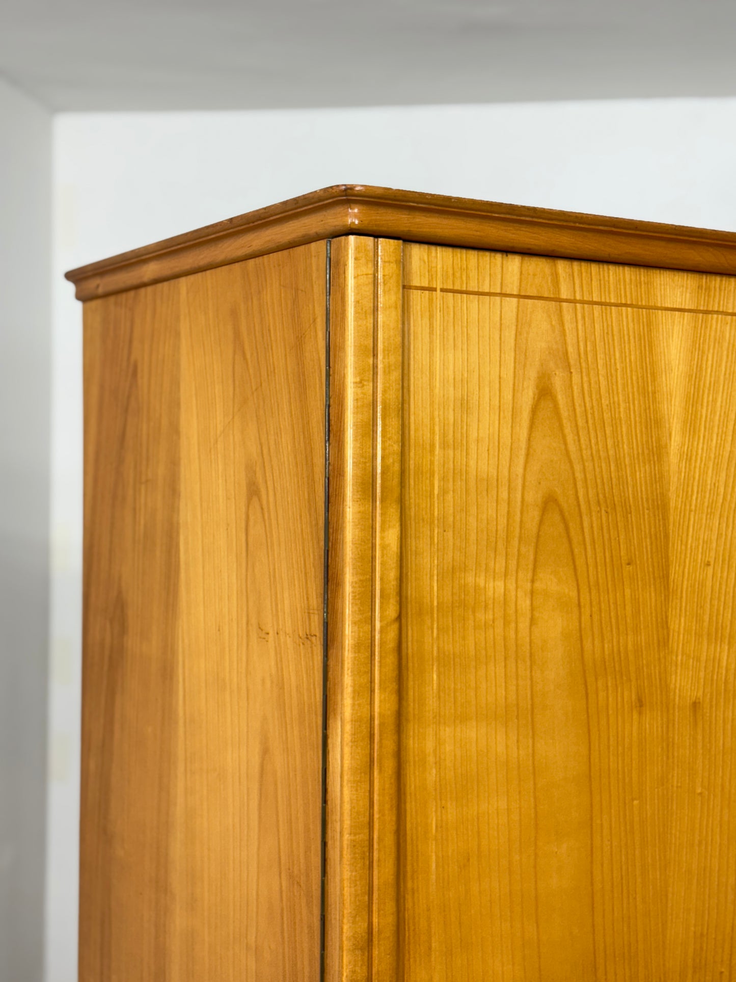 Vintage Kleiderschrank großer Holz Schrank Wäscheschrank