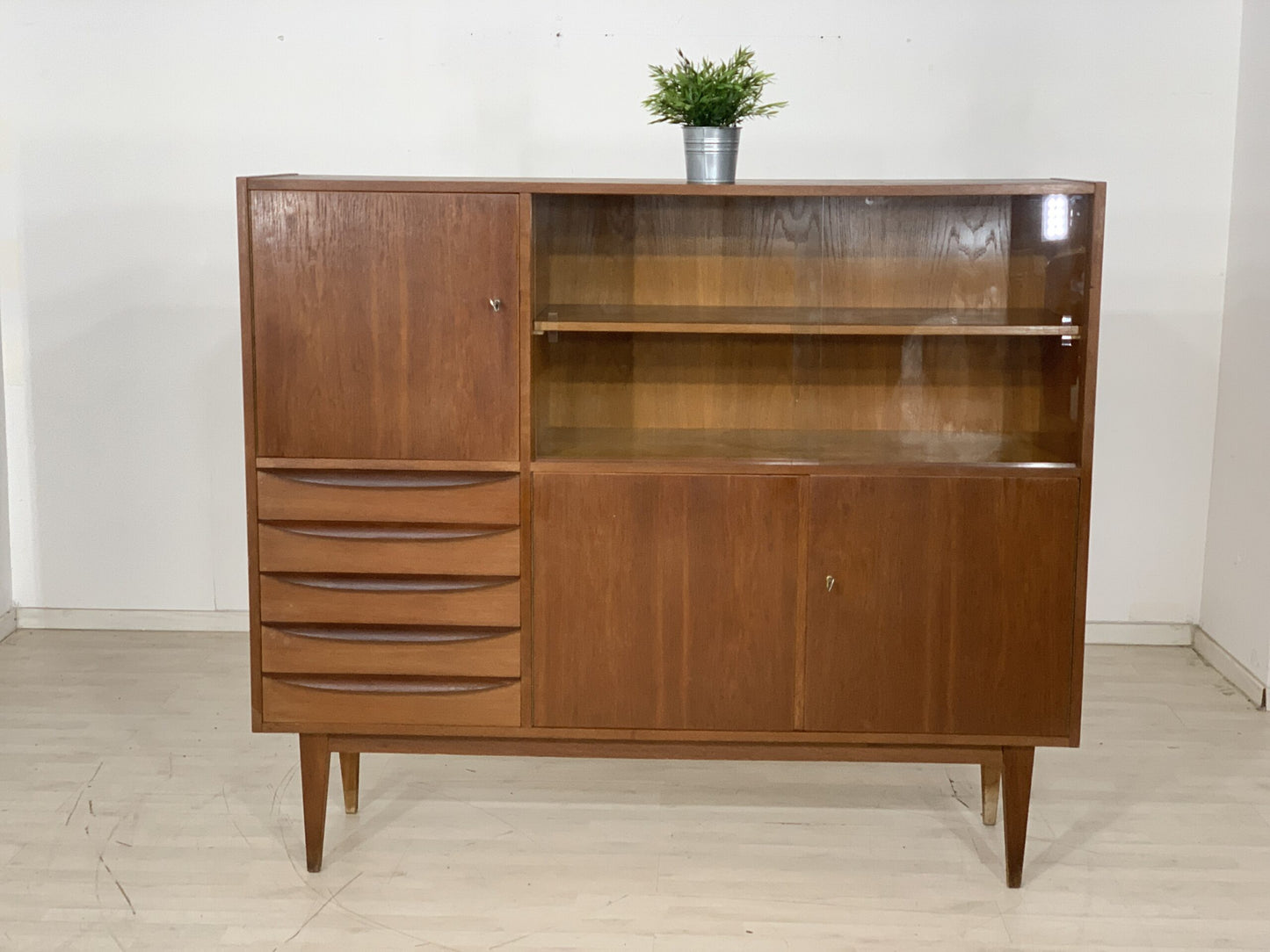 MID CENTURY HELLERAU HIGHBOARD SCHRANK WOHNZIMMERSCHRANK KÜCHENSCHRANK FLURSCHRANK VINTAGE