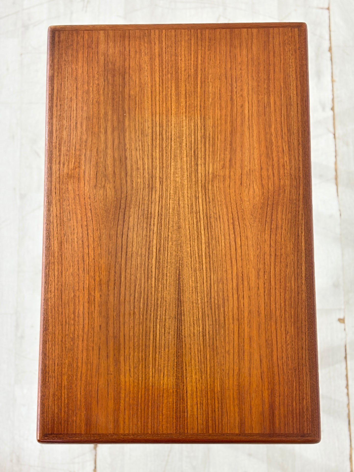 Danish Design Mid-Century Beistelltisch / Teak Couchtisch / 60er Jahre Beistelltisch / Danish Teak Couchtisch / Designer: Niels Bach