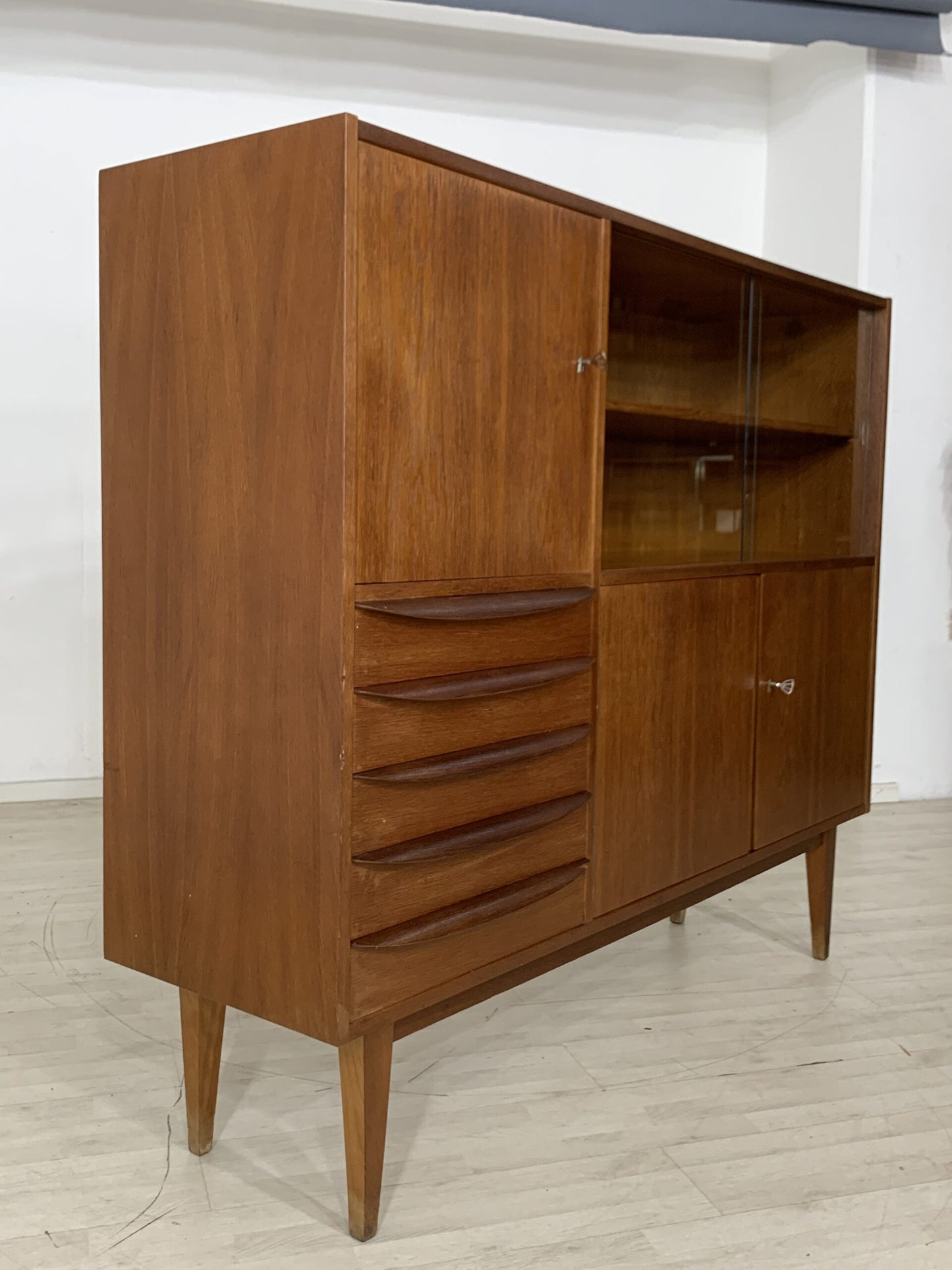 MID CENTURY HELLERAU HIGHBOARD SCHRANK WOHNZIMMERSCHRANK KÜCHENSCHRANK FLURSCHRANK VINTAGE